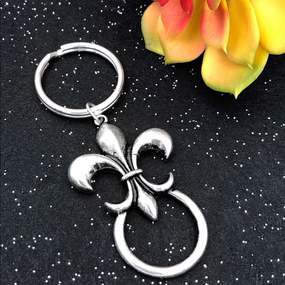 🍀 Fleur De Lis Keychain Keyring